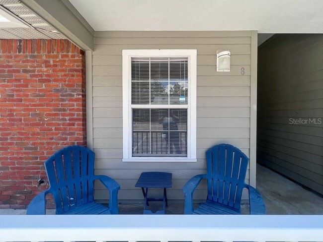 Building Photo - 3911 SW 27th St