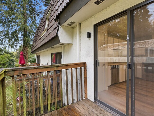 Building Photo - 6005