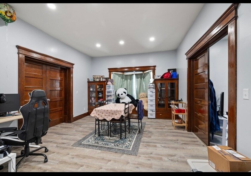 Building Photo - 469 Cleveland Ave