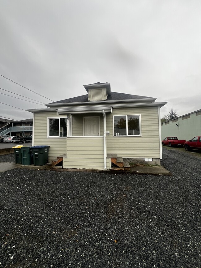 Building Photo - 2214 Valencia St