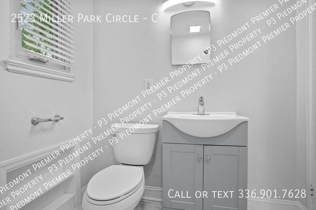 Building Photo - 2523 Miller Park Cir