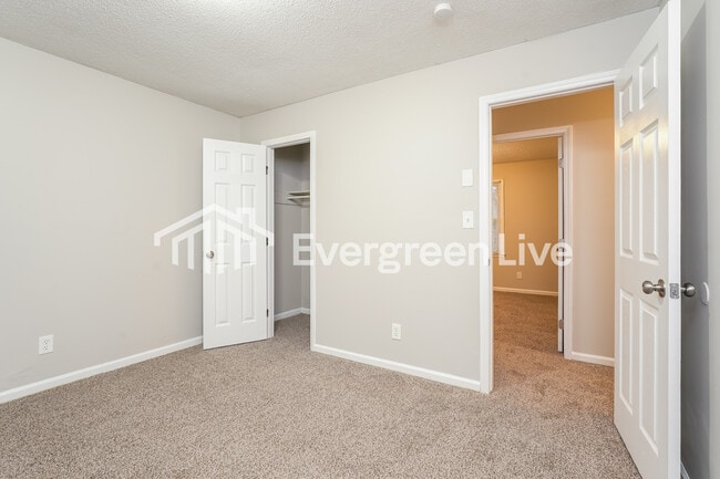 Building Photo - 904 Gordon St