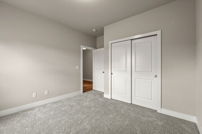 Building Photo - 16353 Cattle Crk Ct