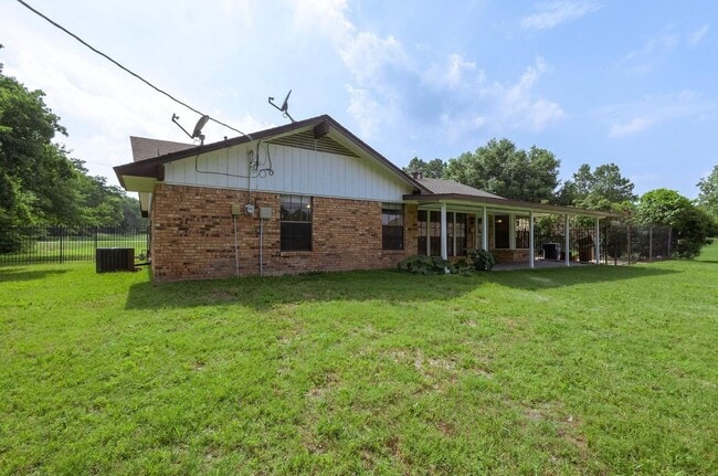 Building Photo - 3 Bed 2 Bath Home - Southlake Carroll ISD