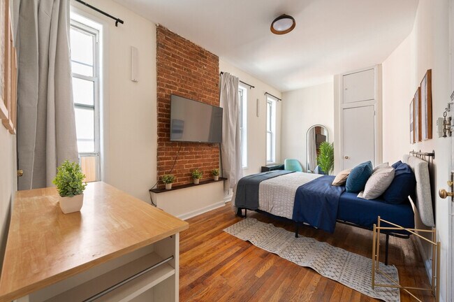 Building Photo - 1762 2nd Ave