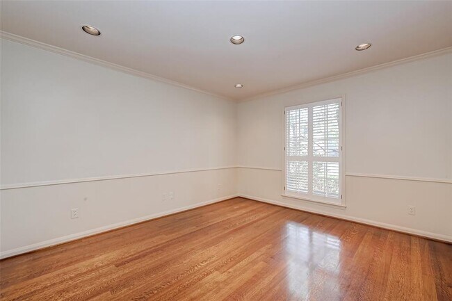 Building Photo - 12419 Huntingwick Dr