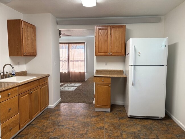 Building Photo - 10647 Pinewood Ave