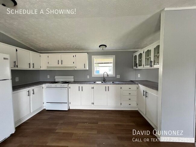 Building Photo - 5711 Blissfield-