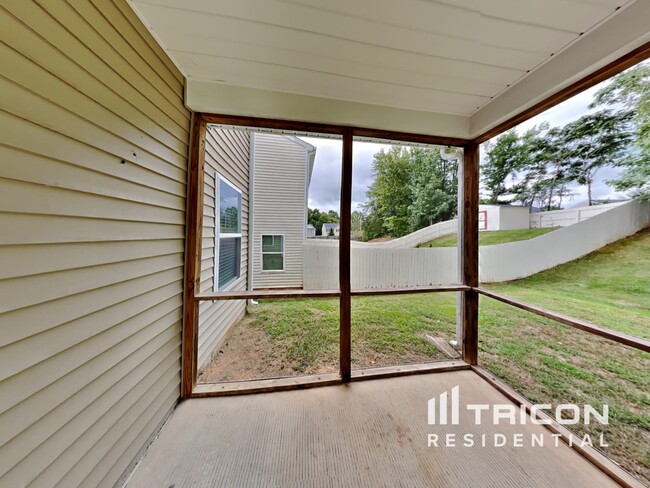 Building Photo - 570 Clear Meadow Dr