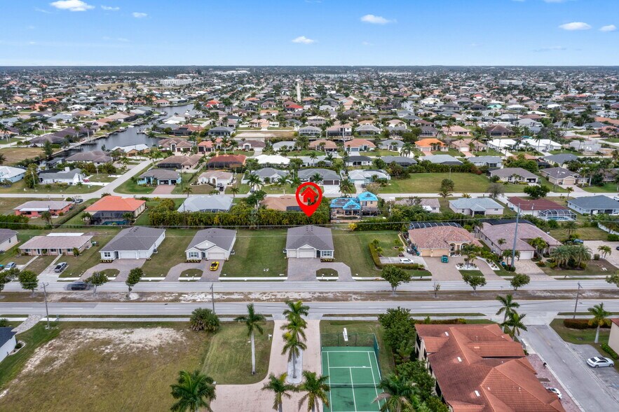 Building Photo - 1903 Cape Coral Pky W