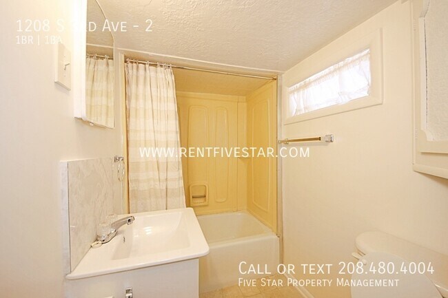 Building Photo - 1208 S 3rd Ave