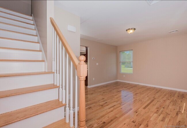 Building Photo - 13 Nature Ave