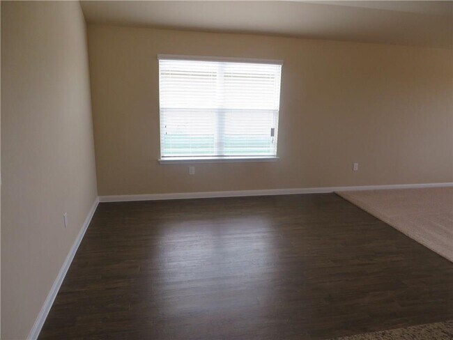 Building Photo - 245 Voss