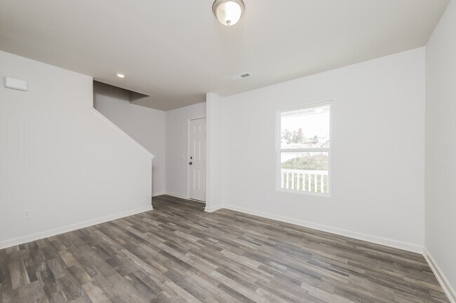 Building Photo - 6386 Century Ln