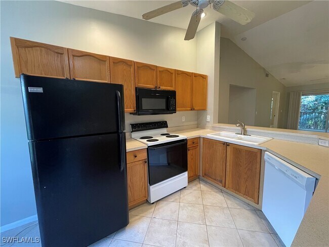 Building Photo - 28260 Pine Haven Way