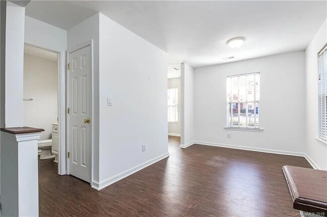 Building Photo - 3715 Melrose Cottage Dr