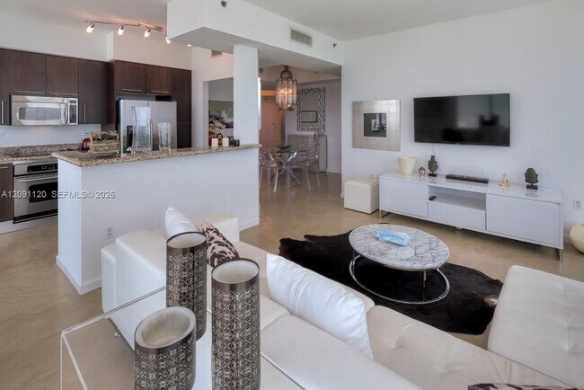 Building Photo - 6515 Collins Ave