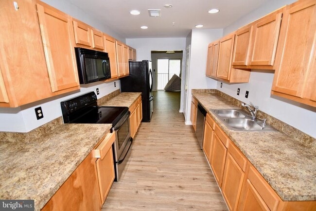 Building Photo - 11234 Hannah Way