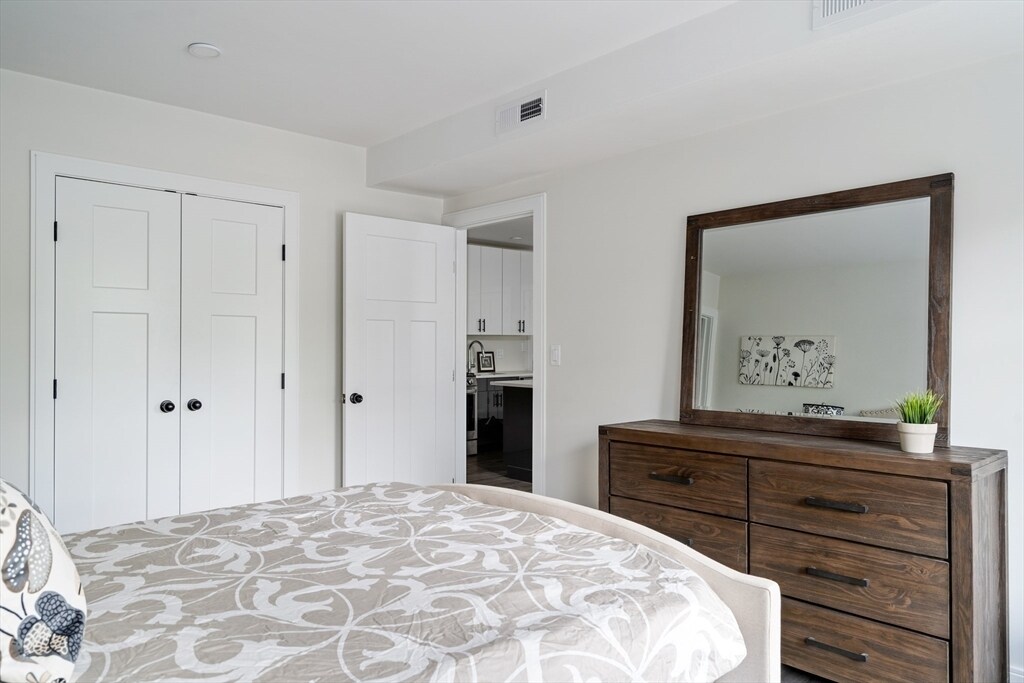 Building Photo - 319 Belgrade Ave