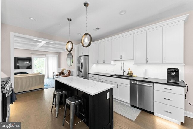 Building Photo - 516 Coates Ln