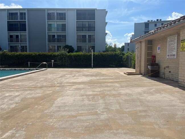 Building Photo - 8730 N Sherman Cir