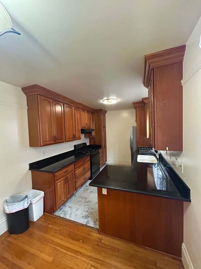 Building Photo - Charming Parkside 2bd/2bth Home