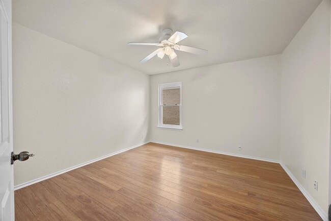 Building Photo - 1617 Abbey Ln