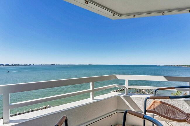 Building Photo - 888 Blvd of the Arts