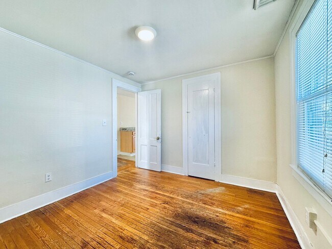 Building Photo - 179 Bradley St