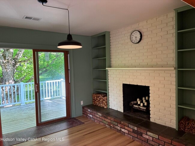 Building Photo - 50 Pleasant View Dr