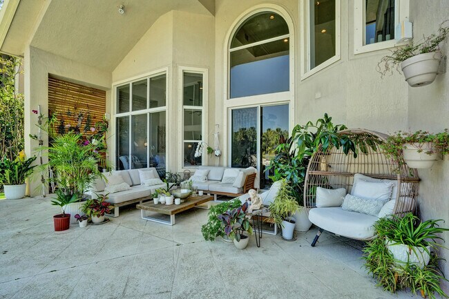 Building Photo - 11515 NW 75th Manor