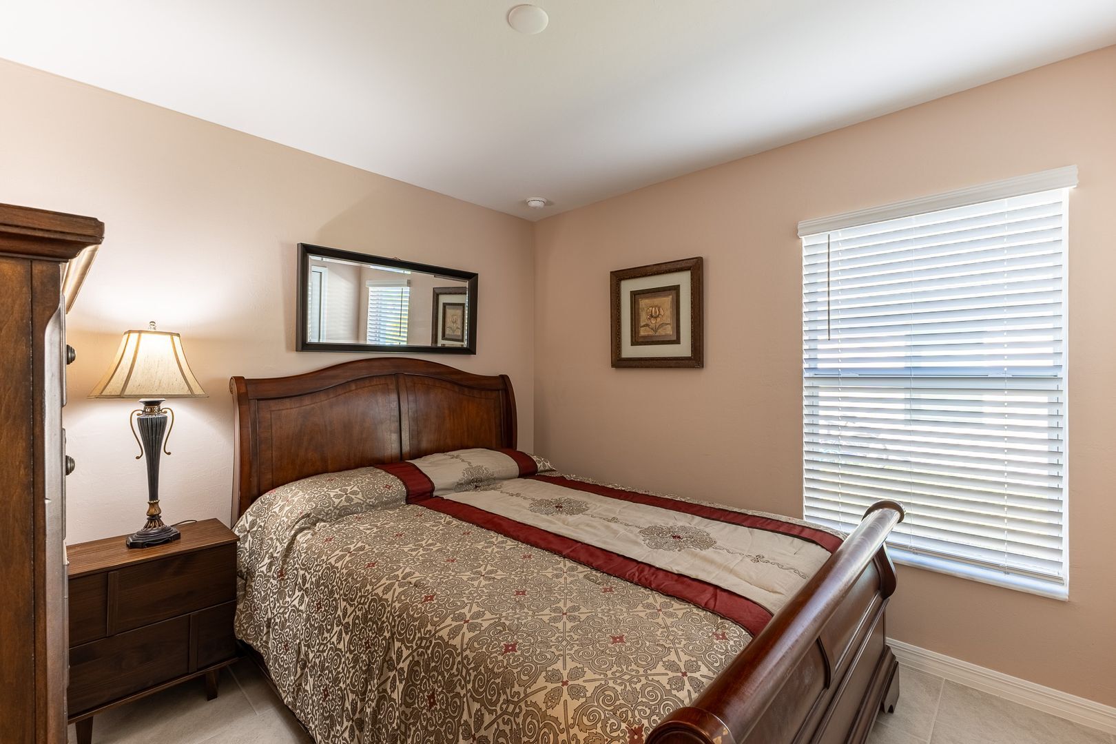 Building Photo - Move-In Ready 4-Bedroom Home with Modern Furnishings in Rotonda West