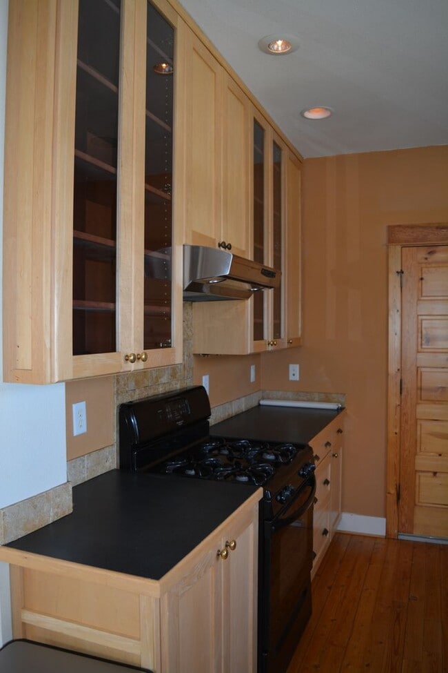 Building Photo - 3 Bed 2 Bath Beautiful Craftsman Home in Missoula $2,900/month