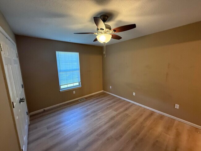 Building Photo - 3922 Snowy Owl Dr