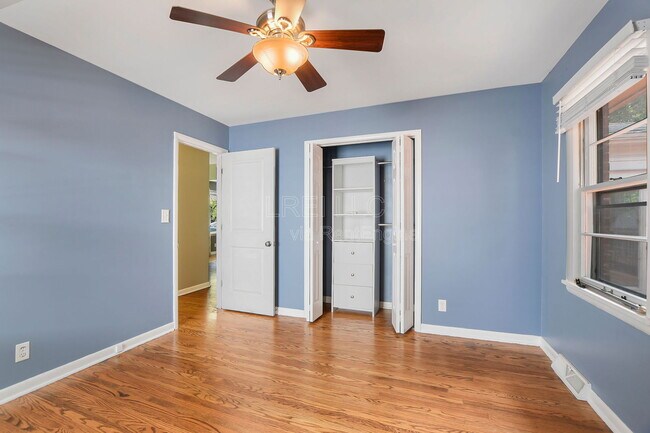 Building Photo - 206 Daisy Ln