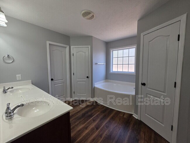 Building Photo - 366 Carolina Oaks Cir