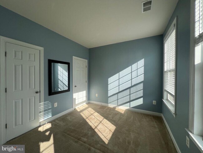 Building Photo - 1542 Kinnaird Terrace NE