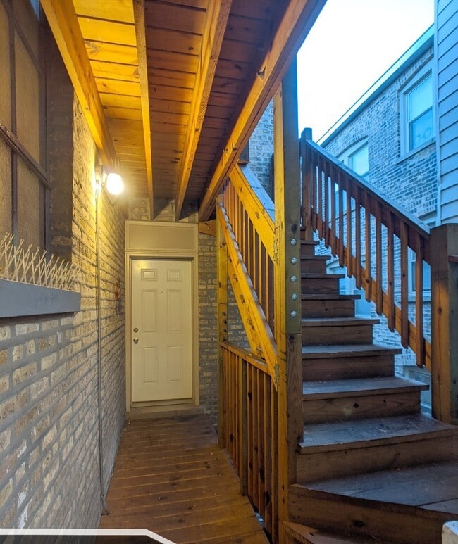 Building Photo - 5027 N Harding Ave