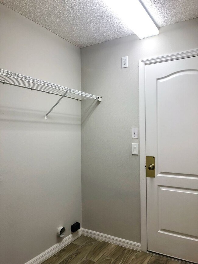 Building Photo - GREAT OVIEDO HOME WITH SOUGHT AFTER SCHOOLS