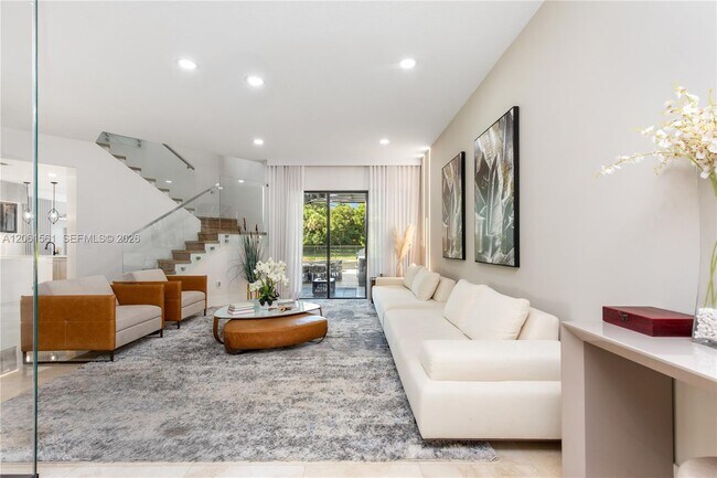 Building Photo - 9529 Eden Roc Ct