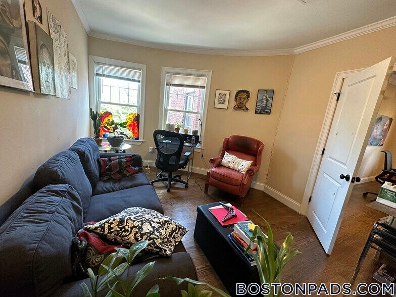 Building Photo - 2973 Washington St