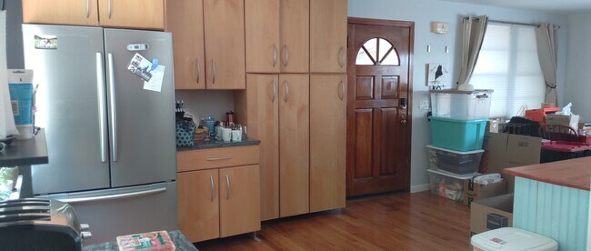 Building Photo - 98 Mearns Ave