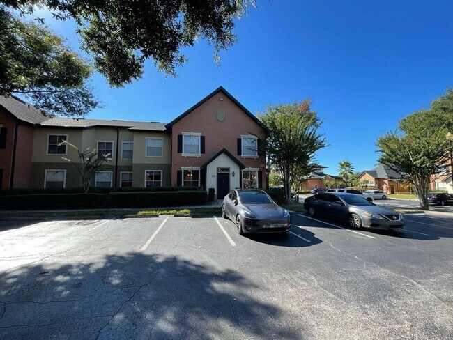 Building Photo - 6033 Westgate Dr