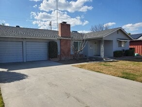 Building Photo - House For Rent