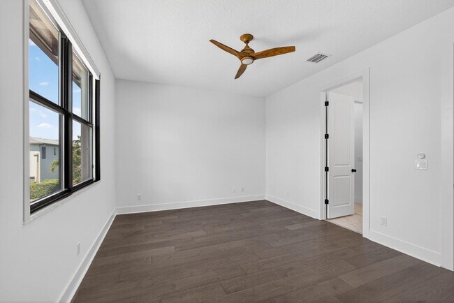 Building Photo - 4025 Faraday Wy