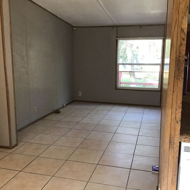 Building Photo - 108 Sandy Beach Ln