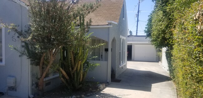 View of front door. - 1666 Locust St