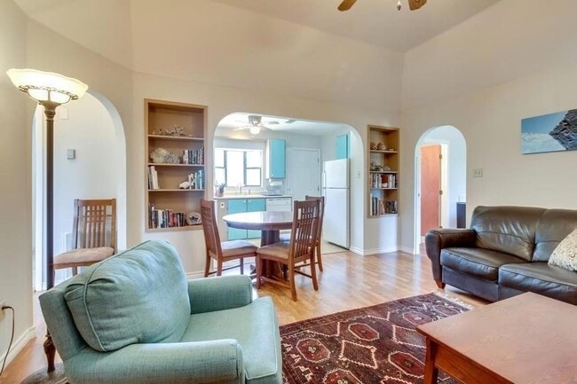 Building Photo - 7445 McGregor Ln