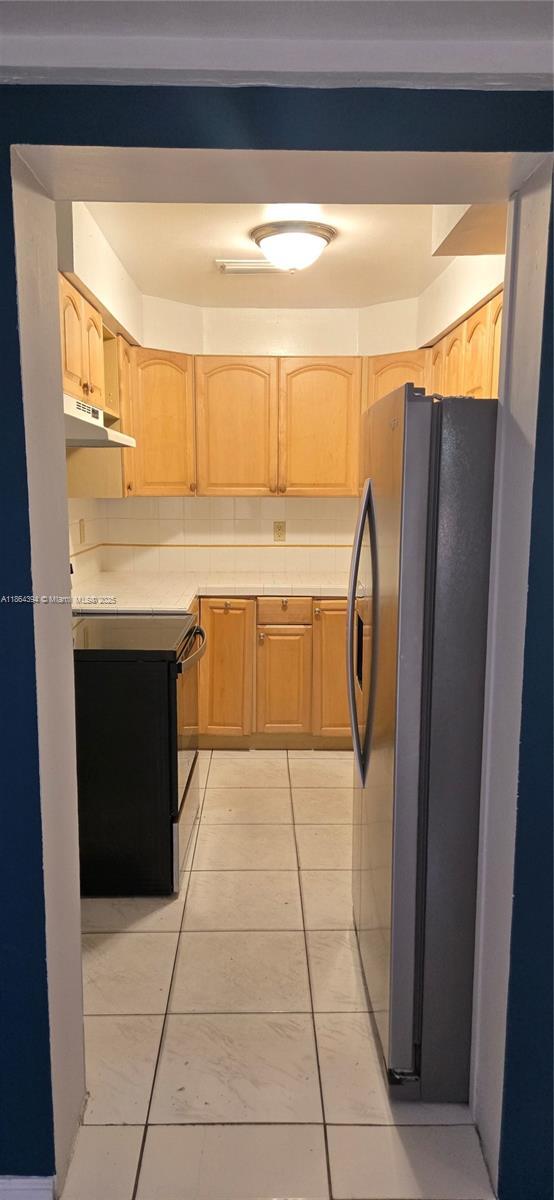 Building Photo - 502 N 70th Way
