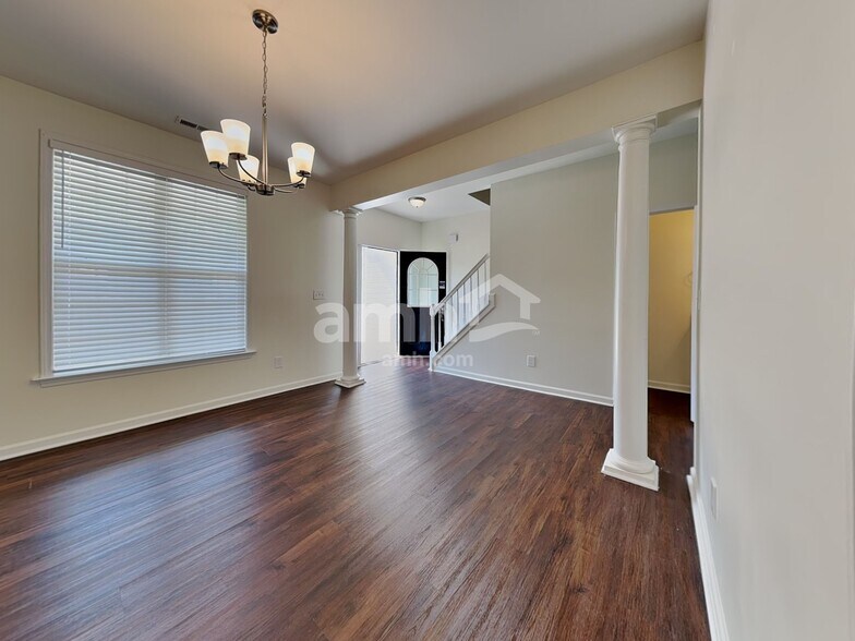Building Photo - 369 Collinsworth Dr